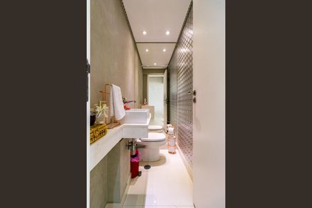 Apartamento à venda com 178m², 3 quartos e 4 vagas Apartamento à venda com 178m², 3 quartos e 4 vagasLavabo