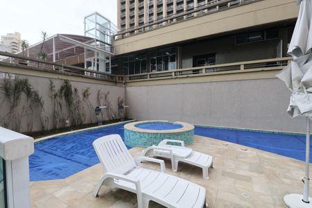 Apartamento para alugar com 160m², 4 quartos e 2 vagas Apartamento para alugar com 160m², 4 quartos e 2 vagasÁrea comum - Piscina