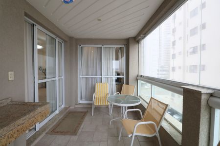 Apartamento para alugar com 160m², 4 quartos e 2 vagas Apartamento para alugar com 160m², 4 quartos e 2 vagasVaranda