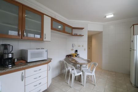 Apartamento para alugar com 160m², 4 quartos e 2 vagas Apartamento para alugar com 160m², 4 quartos e 2 vagasCozinha
