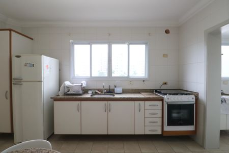 Apartamento para alugar com 160m², 4 quartos e 2 vagas Apartamento para alugar com 160m², 4 quartos e 2 vagasCozinha