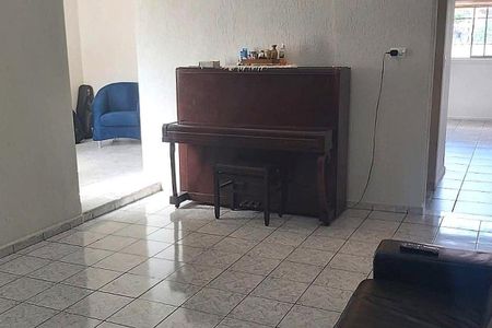 Casa à venda com 5 quartos, 275m² em Veloso, Osasco