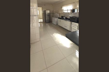 Casa à venda com 5 quartos, 275m² em Veloso, Osasco