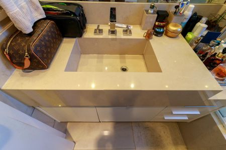 Apartamento à venda com 145m², 2 quartos e 3 vagas Apartamento à venda com 145m², 2 quartos e 3 vagasSuíte Principal - Banheiro 2