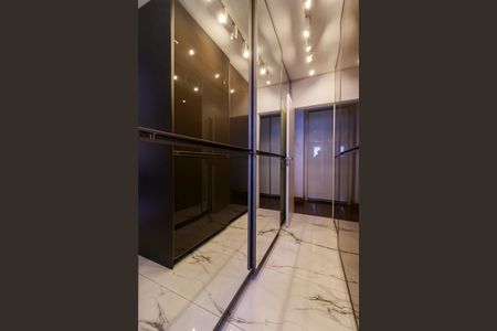 Apartamento à venda com 145m², 2 quartos e 3 vagas Apartamento à venda com 145m², 2 quartos e 3 vagasSuíte Principal - Closet