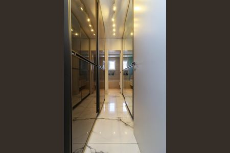 Apartamento à venda com 145m², 2 quartos e 3 vagas Apartamento à venda com 145m², 2 quartos e 3 vagasSuíte Principal - Closet