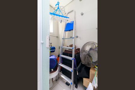 Apartamento à venda com 145m², 2 quartos e 3 vagas Apartamento à venda com 145m², 2 quartos e 3 vagasÁrea Serviço