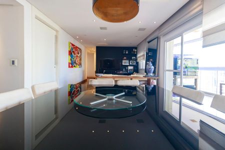 Apartamento à venda com 145m², 2 quartos e 3 vagas Apartamento à venda com 145m², 2 quartos e 3 vagasSala