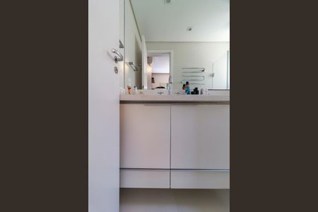 Apartamento à venda com 145m², 2 quartos e 3 vagas Apartamento à venda com 145m², 2 quartos e 3 vagasSuíte 2 - Banheiro