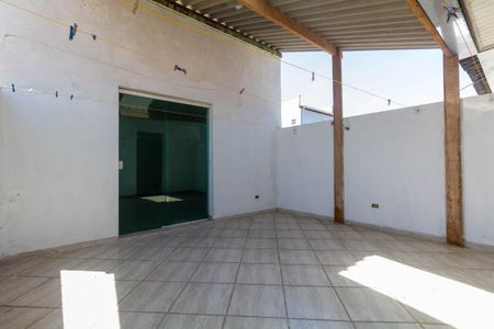 Casa para alugar com 125m², 3 quartos e 2 vagas Casa para alugar com 125m², 3 quartos e 2 vagasTerraço
