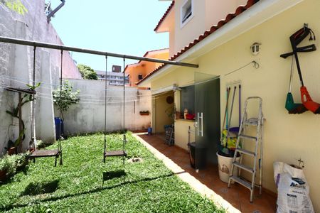 Casa à venda com 187m², 3 quartos e 4 vagasQuintal