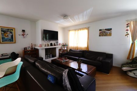 Sala de casa à venda com 3 quartos, 187m² em Vila Carrão, São Paulo