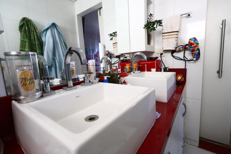 Casa à venda com 187m², 3 quartos e 4 vagasBanheiro da Suíte 1