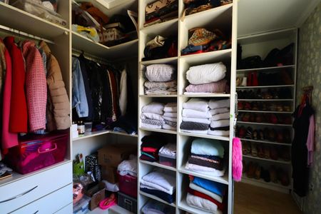 Casa à venda com 187m², 3 quartos e 4 vagasCloset da suíte 1