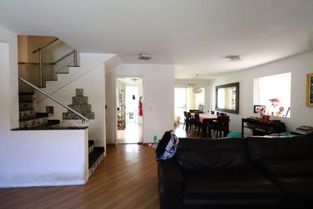 Casa à venda com 187m², 3 quartos e 4 vagasSala