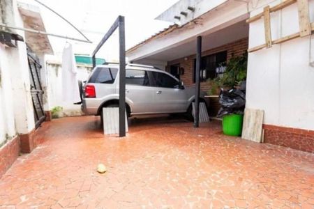 Casa à venda com 253m², 2 quartos e 1 vaga