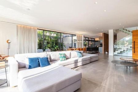 Casa à venda com 3 quartos, 1200m² em Santo Amaro, São Paulo