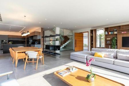 Casa à venda com 3 quartos, 1200m² em Santo Amaro, São Paulo