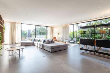 Casa à venda com 3 quartos, 1200m² em Santo Amaro, São Paulo