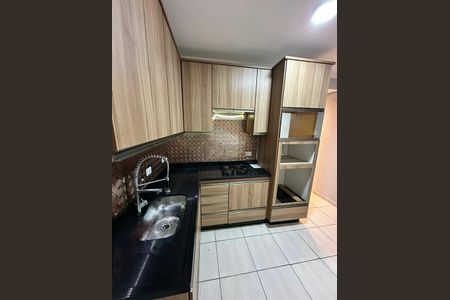 Casa à venda com 2 quartos, 65m² em Vila Carrão, São Paulo