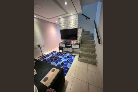 Casa à venda com 2 quartos, 65m² em Vila Carrão, São Paulo