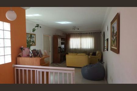 Casa à venda com 3 quartos, 200m² em Jardim Pinheiros, São Paulo