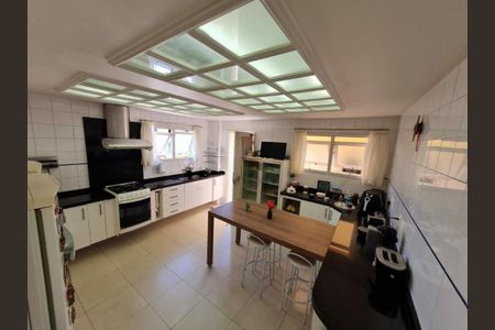 Casa à venda com 473m², 4 quartos e 4 vagas