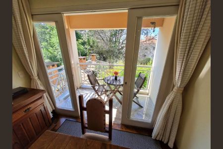 Casa à venda com 4 quartos, 473m² em Rio Pequeno, São Paulo