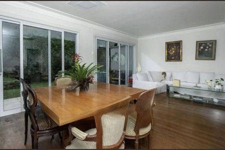 Casa à venda com 3 quartos, 279m² em Real Parque, São Paulo