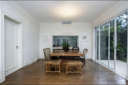 Casa à venda com 3 quartos, 279m² em Real Parque, São Paulo