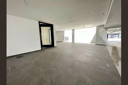 Casa à venda com 4 quartos, 828m² em Vila Elvira, São Paulo