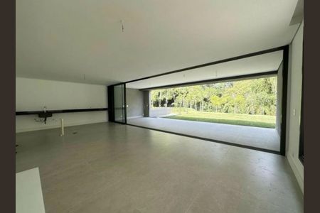 Casa à venda com 4 quartos, 828m² em Vila Elvira, São Paulo