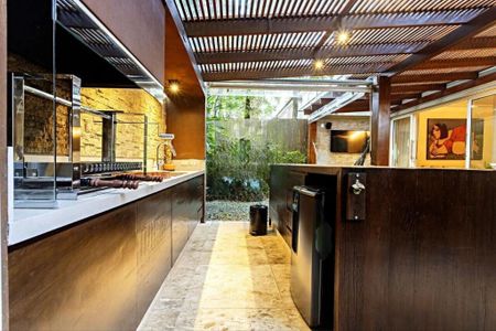 Casa à venda com 273m², 3 quartos e 4 vagas