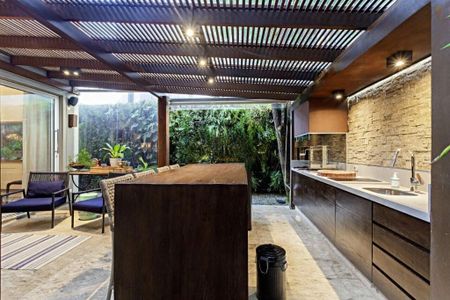 Casa à venda com 273m², 3 quartos e 4 vagas