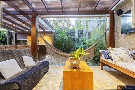 Casa à venda com 273m², 3 quartos e 4 vagas