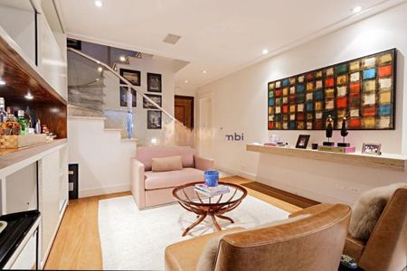 Casa à venda com 273m², 3 quartos e 4 vagas