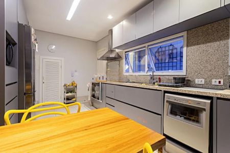 Casa à venda com 273m², 3 quartos e 4 vagas