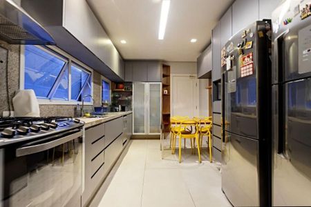 Casa à venda com 273m², 3 quartos e 4 vagas