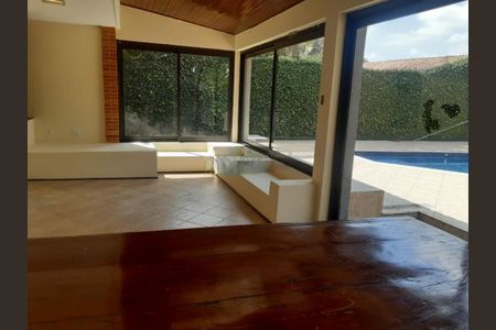 Casa à venda com 3 quartos, 307m² em Morumbi, São Paulo