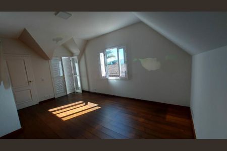 Casa à venda com 535m², 4 quartos e 2 vagas