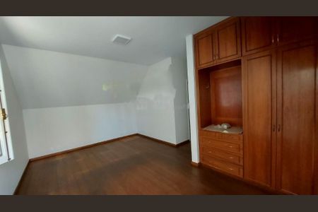 Casa à venda com 535m², 4 quartos e 2 vagas