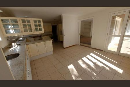 Casa à venda com 535m², 4 quartos e 2 vagas