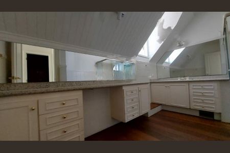 Casa à venda com 535m², 4 quartos e 2 vagas
