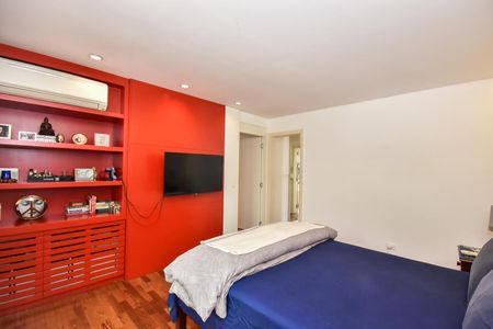 Casa à venda com 480m², 3 quartos e 4 vagasSuíte 3