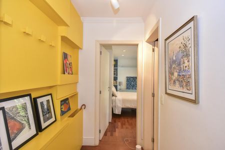 Casa à venda com 480m², 3 quartos e 4 vagasCorredor 1