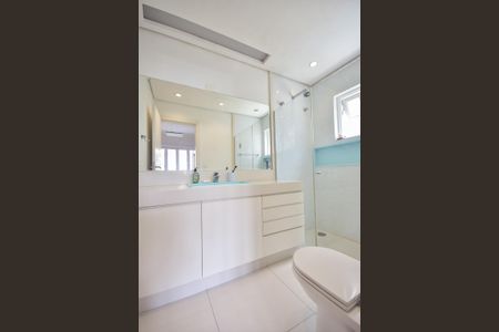 Casa à venda com 480m², 3 quartos e 4 vagasBanheiro Suíte 1