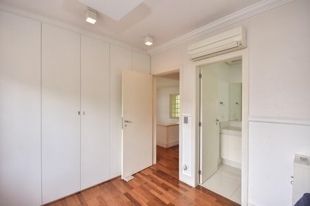 Casa à venda com 480m², 3 quartos e 4 vagasSuíte 1