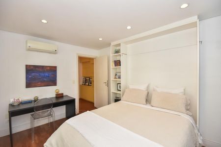 Casa à venda com 480m², 3 quartos e 4 vagasQuarto