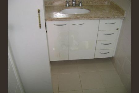 Casa à venda com 3 quartos, 100m² em Vila Carrão, São Paulo