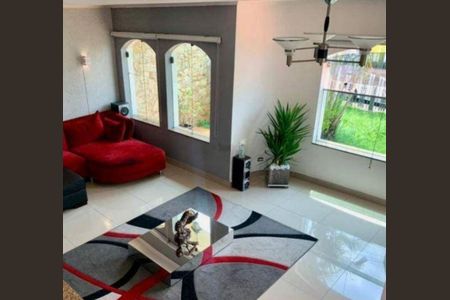 Casa à venda com 3 quartos, 225m² em Vila Carrão, São Paulo